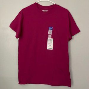 LADIES T-SHIRT GILDAN medium crew neck NWT maroon Cotton